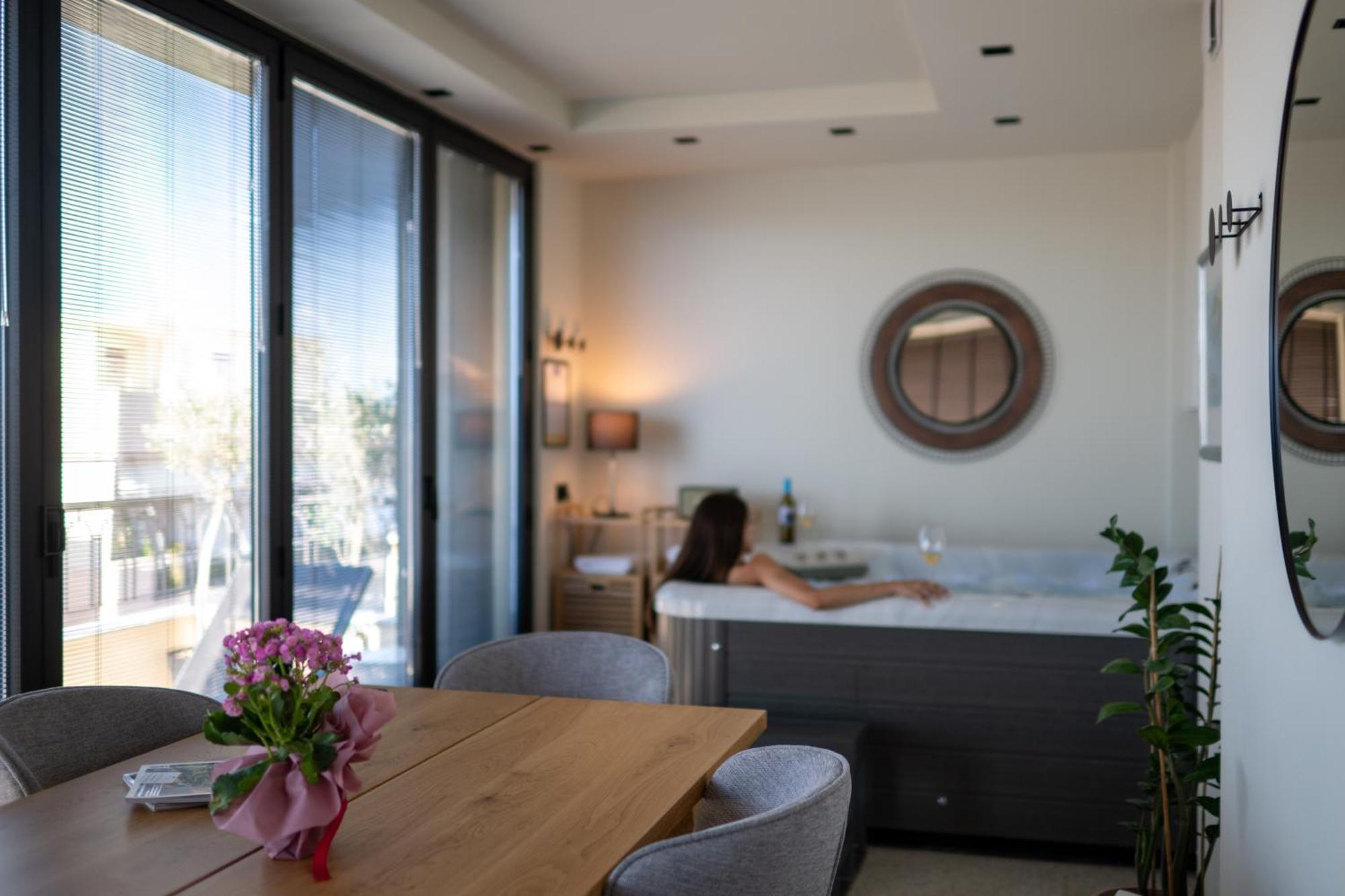 Evripidou 7 - Kalamata Mediterranean Suites Exteriör bild