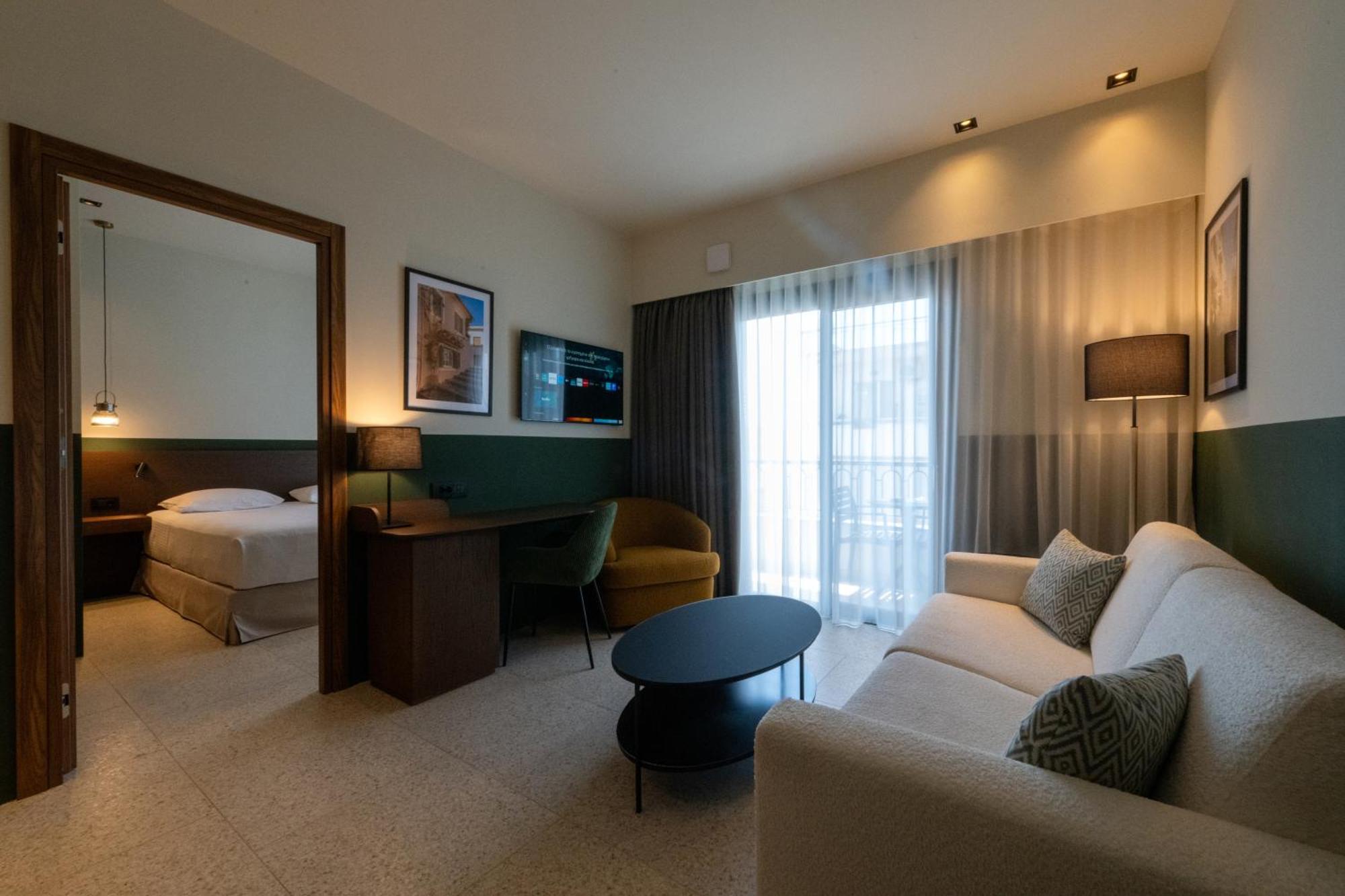 Evripidou 7 - Kalamata Mediterranean Suites Exteriör bild