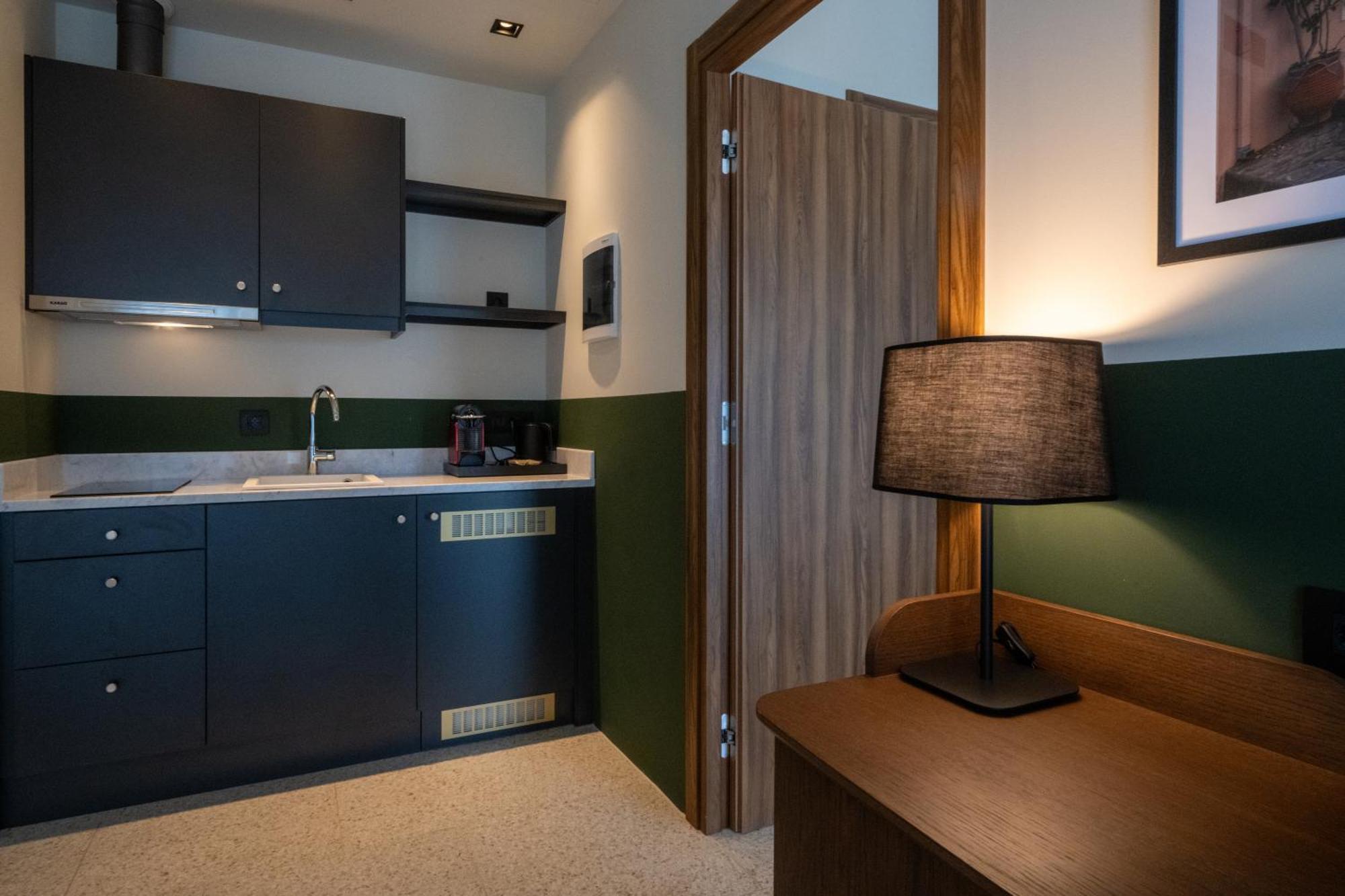 Evripidou 7 - Kalamata Mediterranean Suites Exteriör bild