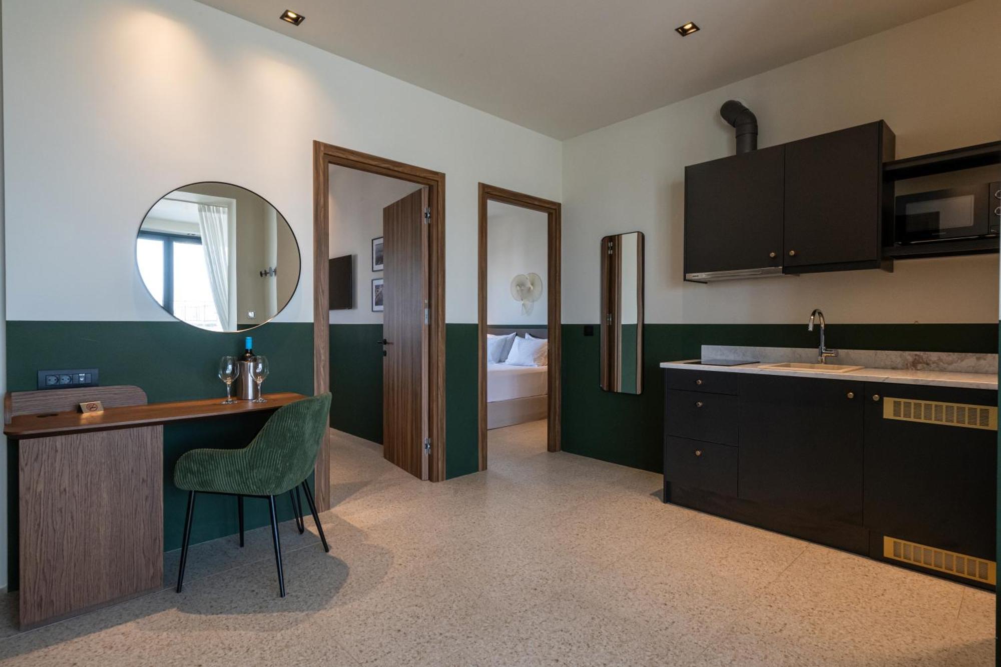 Evripidou 7 - Kalamata Mediterranean Suites Rum bild
